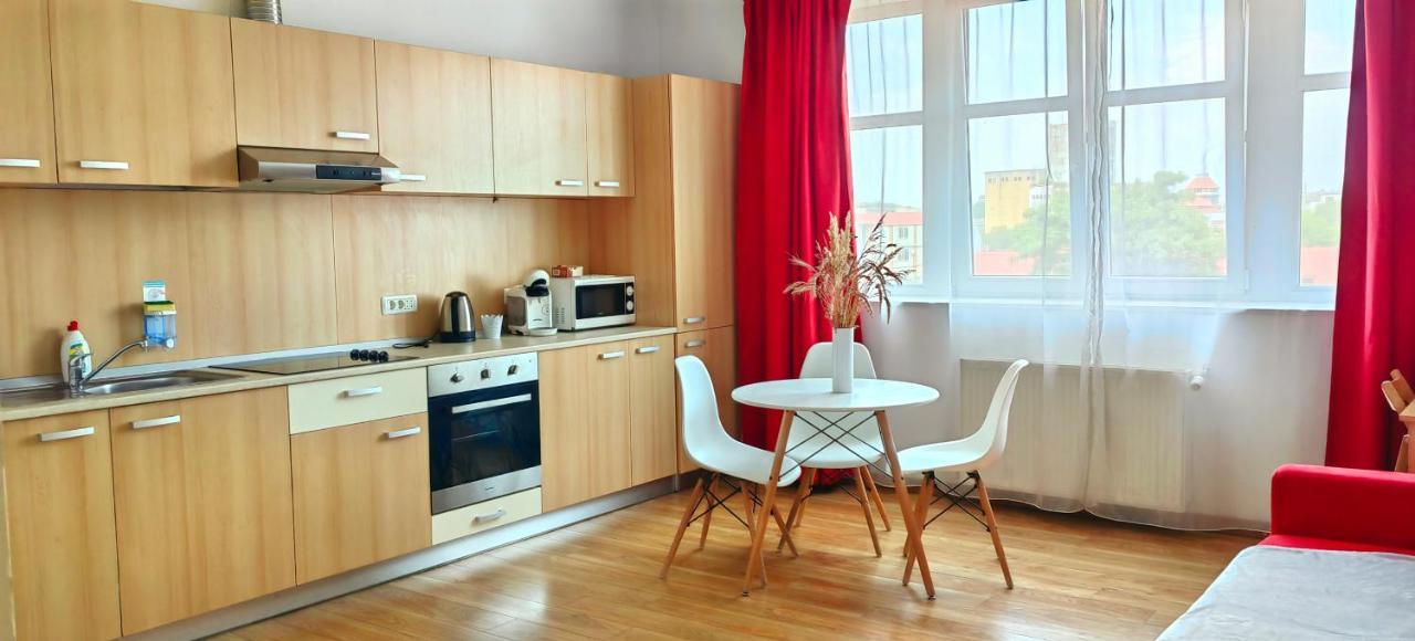 Flowers Apartments Τιμισοάρα Εξωτερικό φωτογραφία