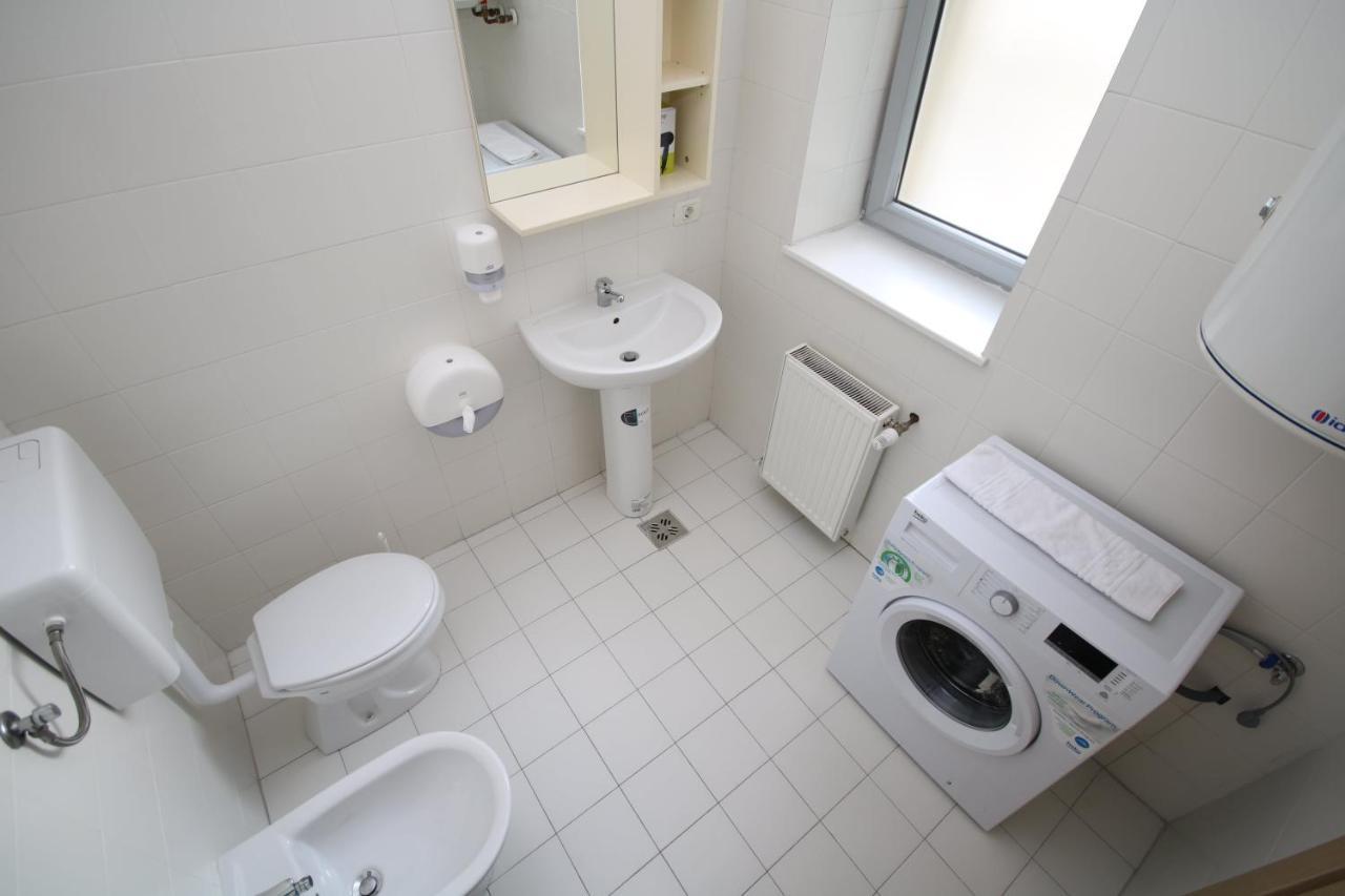 Flowers Apartments Τιμισοάρα Εξωτερικό φωτογραφία