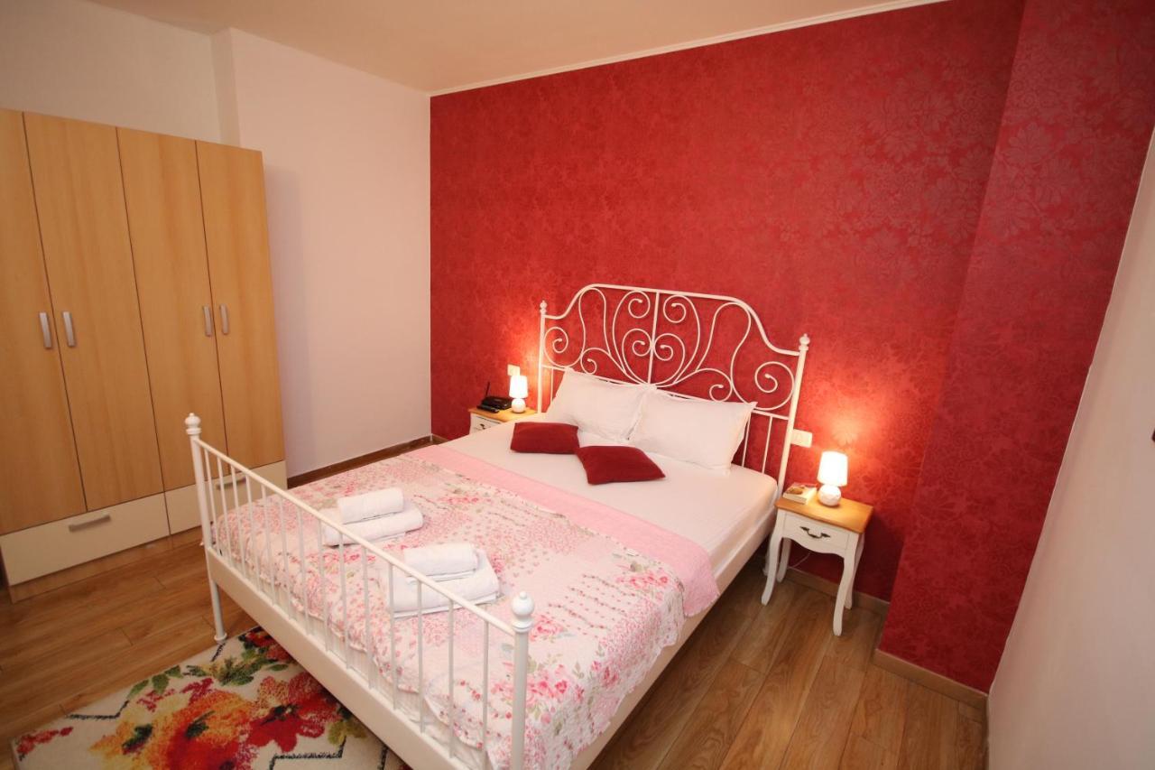 Flowers Apartments Τιμισοάρα Εξωτερικό φωτογραφία