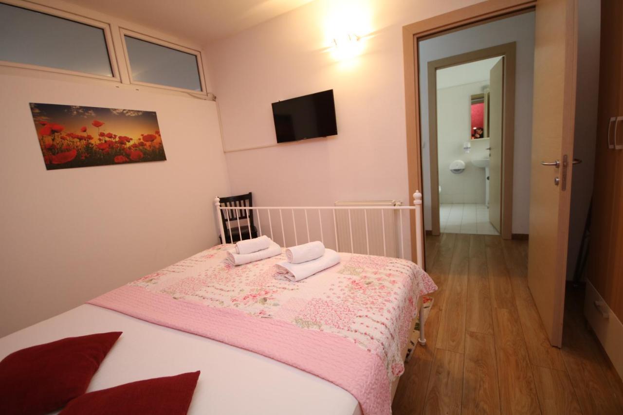 Flowers Apartments Τιμισοάρα Εξωτερικό φωτογραφία